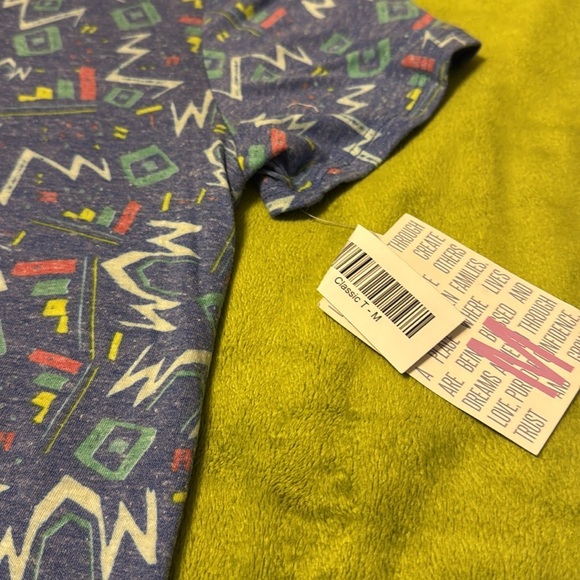 NWT Lularoe Classic T  Tee shirt Faded Purple 80s Multi Buttery Soft Sz Med - Picture 3 of 5